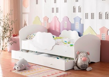 Детская кровать с бортиками Тучка с ящиком, корпус Белый, фасад Белый в Кемерово