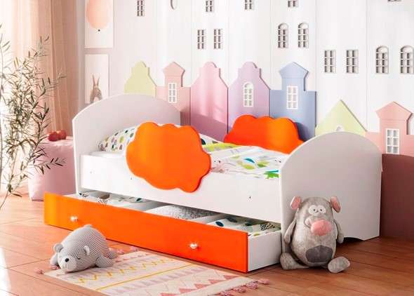 Кровать с бортиками Тучка с ящиком, корпус Белый, фасад Оранжевый в Кемерово - изображение